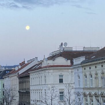 Der Mond schlägt im 4/4 Takt. Die Zeichen des Friseurs.