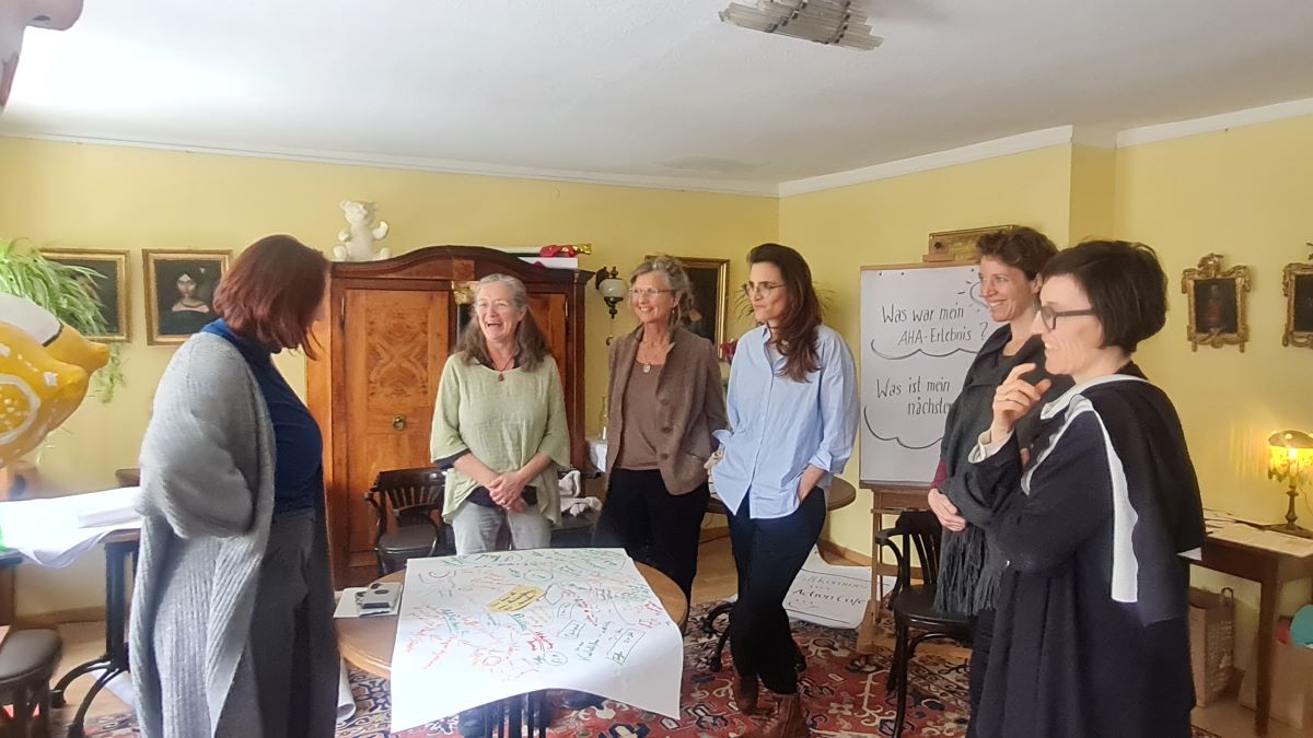 susanne lernt Art of Hosting in einer gruppe